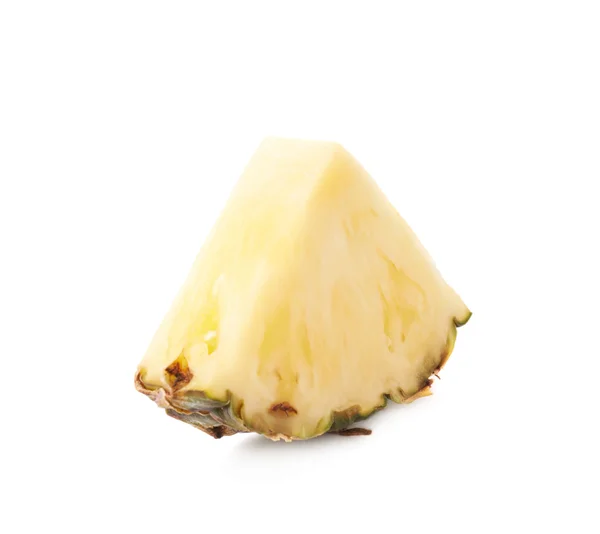 Schijfje ananas geïsoleerd op witte achtergrond — Stockfoto