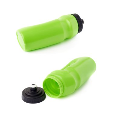 Su şişesi beyaz arka plan üzerinde izole kümesi