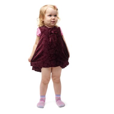 İzole beyaz arka plan üzerinde duran genç kız