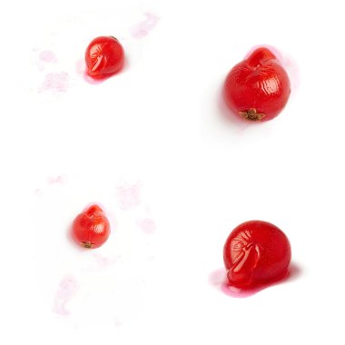 Tek kırmızı beyaz arka plan üzerinde izole Frenk üzümü kümesi