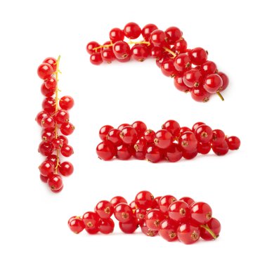 Kırmızı beyaz arka plan üzerinde izole üzümü kümesi