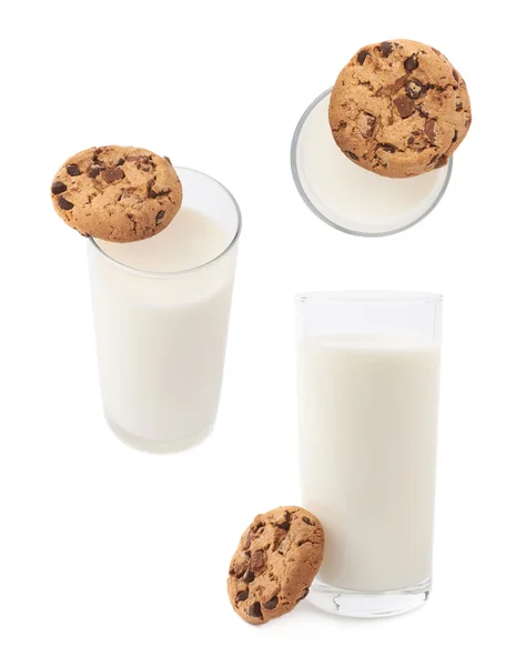 Glas melk en cookie geïsoleerd op de witte achtergrond — Stockfoto