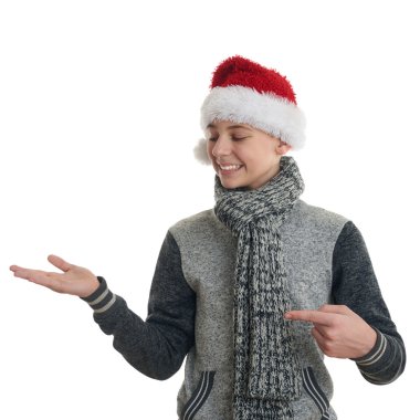 Sevimli genç çocuk beyaz izole arka plan üzerinde gri süveterli