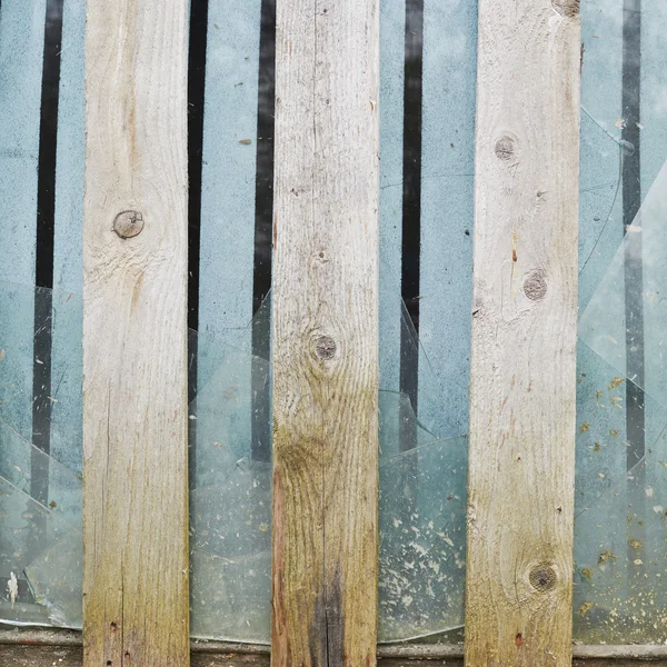 깨진된 유리 창 조각 — 스톡 사진