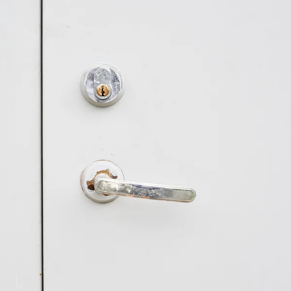 Old white painted door — Stock Photo, Image