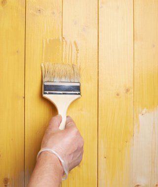 Ahşap Komiteler boyama işlemi