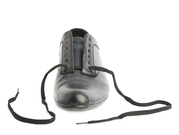 Klasyczne czarne skórzane buty na białym tle — Zdjęcie stockowe