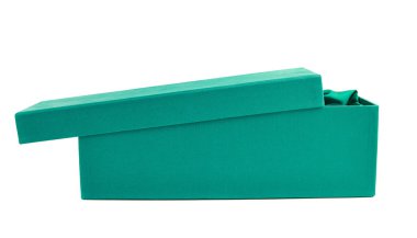 İzole uzun boylu hediye kutusu