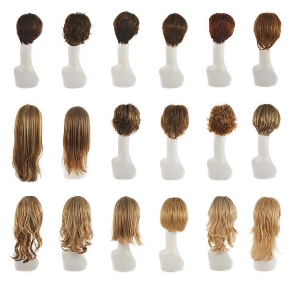 Haarperücke über dem Mannequin Head Set — Stockfoto