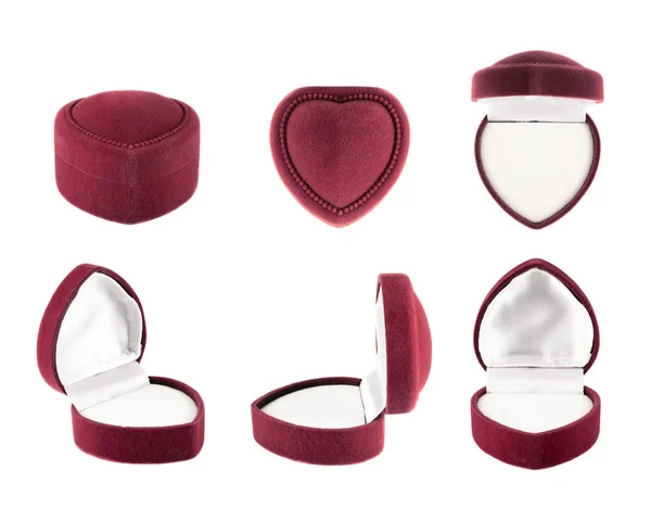 Бархатные коробки в форме сердца для кольца — стоковое фото