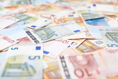 Euro banka notları ile kaplı yüzey