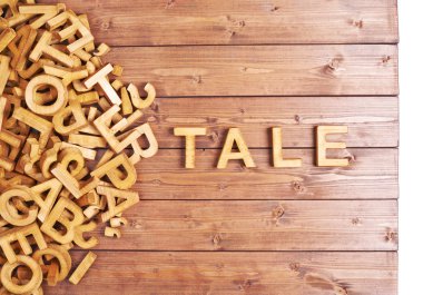 Ahşap harflerle yapılan kelime masalı