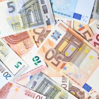 Euro banka notları ile kaplı yüzey