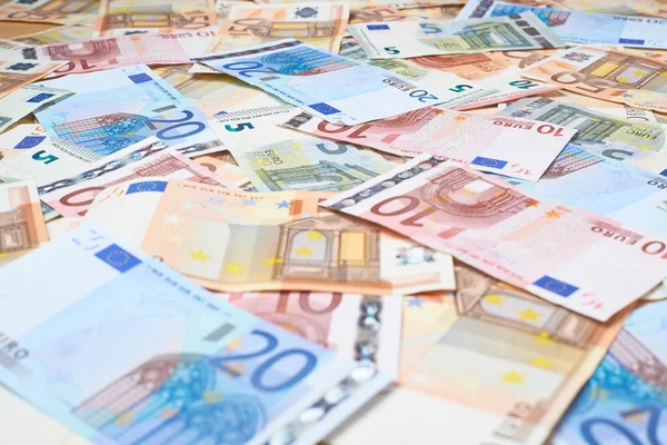 Oberfläche mit Euro-Banknoten bedeckt — Stockfoto