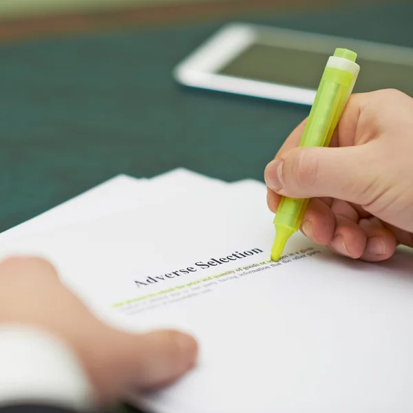 Markera ord i en negativa val av definition — Stockfoto