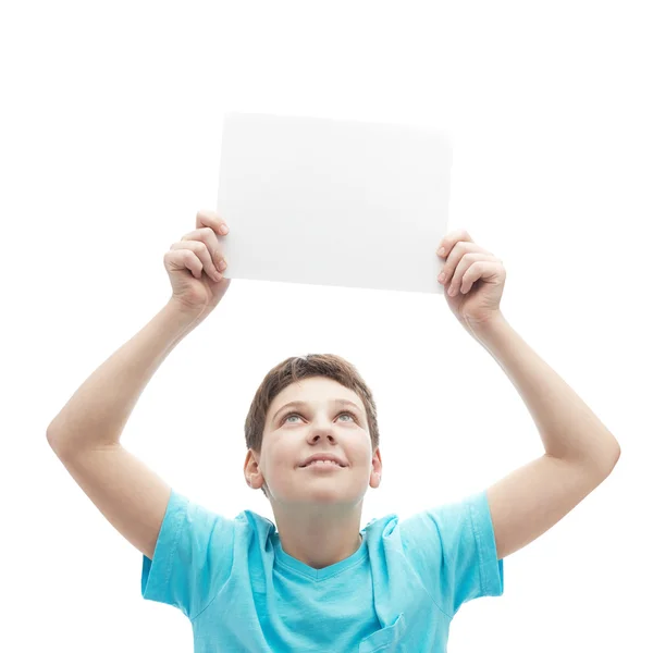 Kleiner Junge mit einem Blatt Papier — Stockfoto