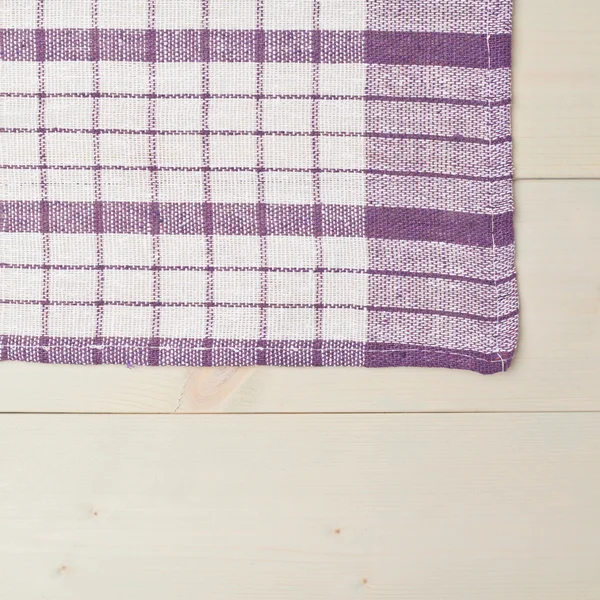 Nappe ou serviette sur la table en bois — Photo