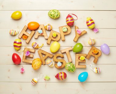 Paskalya ahşap mektup kompozisyon