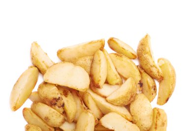 Birden fazla fırın fırında patates cips yığını