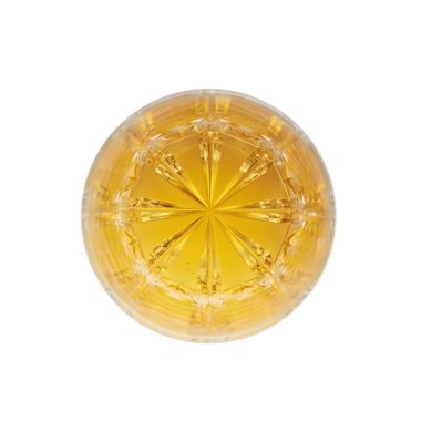 Cam bardak viski ile dolu