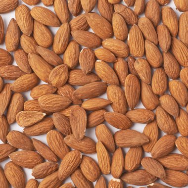 Birden çok badem ile kaplı yüzey