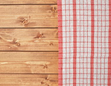 ahşap masa üzerinde havlu