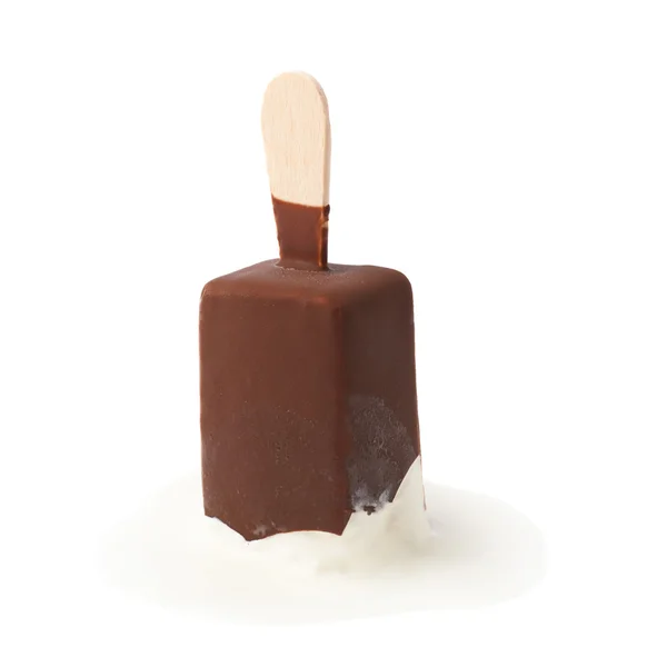 Chocolate coberto barra de sorvete de baunilha — Fotografia de Stock