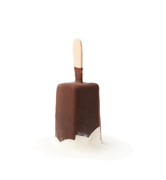 Suklaapäällysteinen vaniljajäätelöbaari — kuvapankkivalokuva