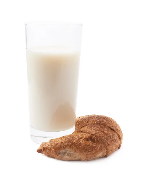 Croissant en glas melk — Stockfoto