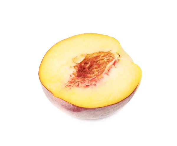 La mitad de una fruta de melocotón — Foto de Stock