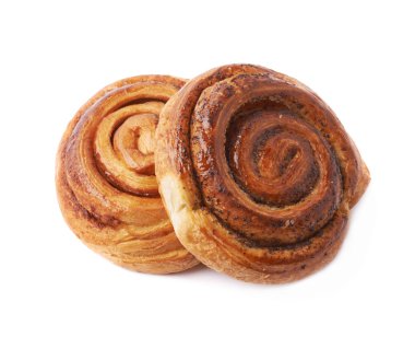 İki tarçın rulo çörek