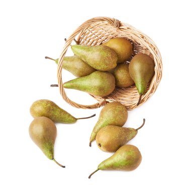 Hasır sepet armut ile dolu