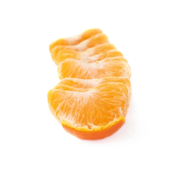 Линия свежих сочных мандариновых фруктов — стоковое фото