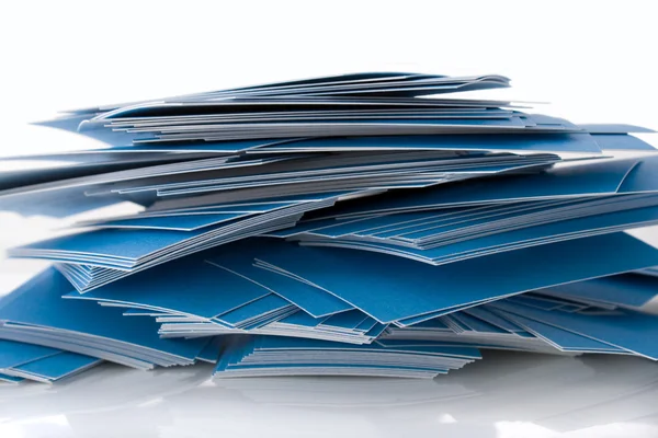 Mavi kartvizit yığını