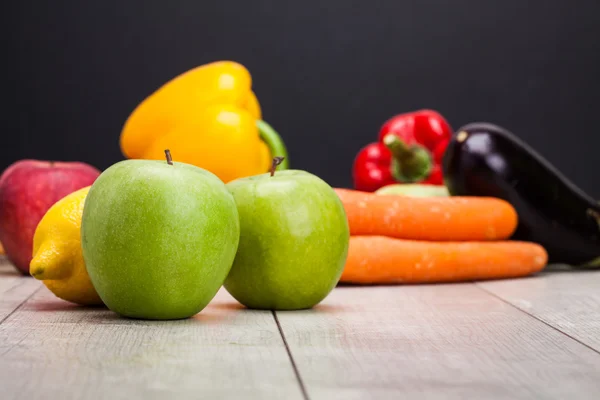 Fundo de frutas e legumes maduros — Fotografia de Stock