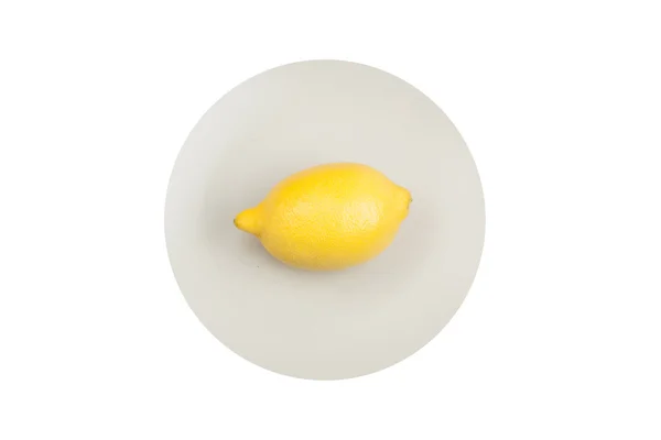 Limonlu beyaz tabak — Stok fotoğraf