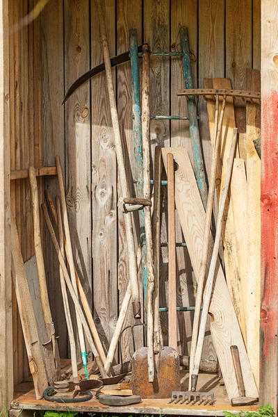 Alte Gartengeräte — Stockfoto