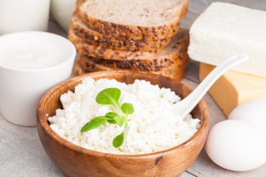 yumurta ve tost süzme peynir