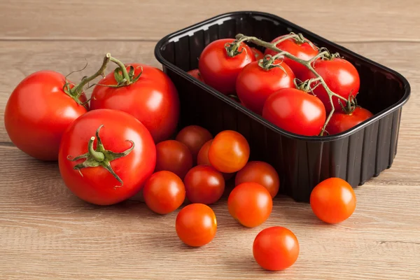 Variété de tomates mûres rouges — Photo