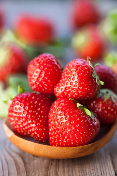 Fresas rojas maduras — Foto de Stock