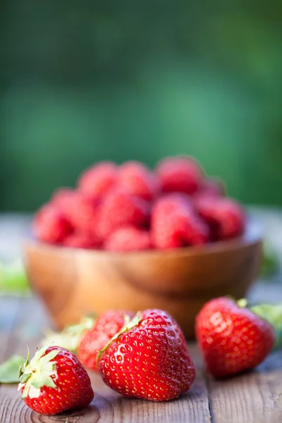 Fresas rojas maduras — Foto de Stock