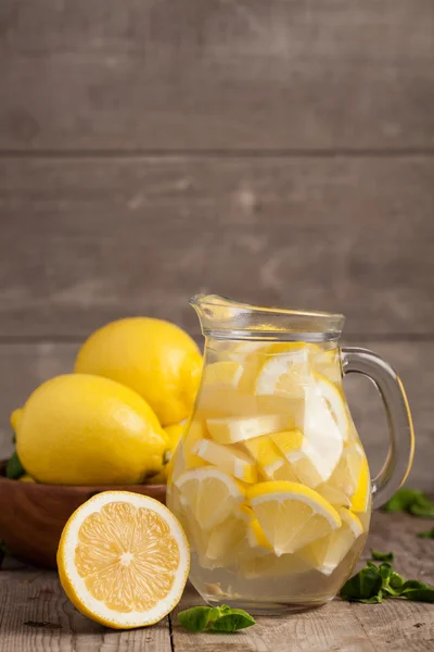 Tarro de limonada casera —  Fotos de Stock
