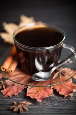 Bir fincan sıcak çay.
