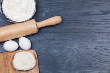 Malzemeler hamur pişirme için