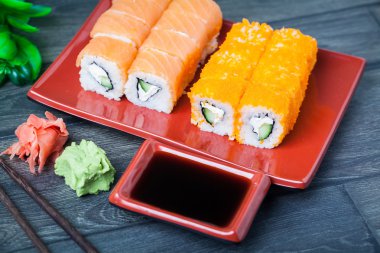 Somon suşi roll