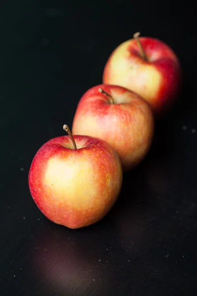 Trzy czerwone jabłko owoce — Zdjęcie stockowe
