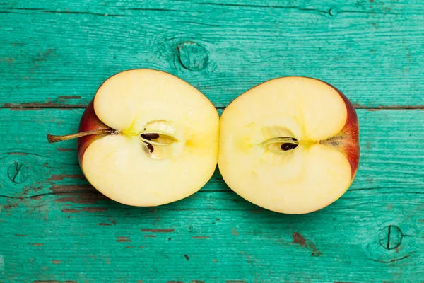 Red apple slices — Stock Photo, Image