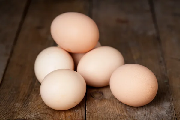 Pollo uova fresche marroni — Foto Stock