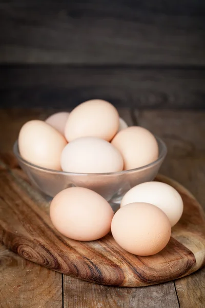 Frango ovos castanhos frescos — Fotografia de Stock