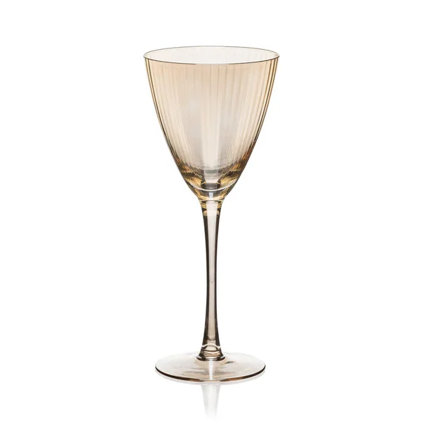 白い隔離された背景の飲み物のためのガラスの透明なゴブレット — ストック写真